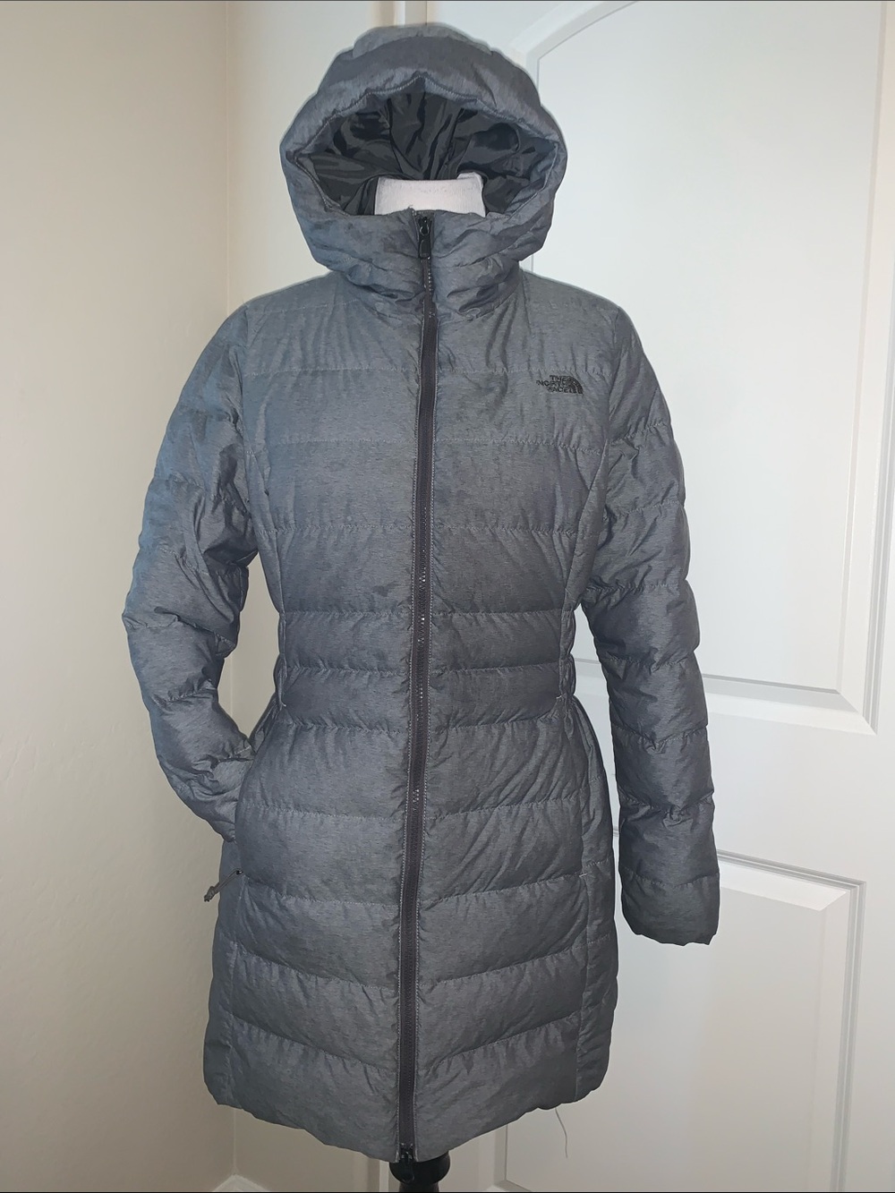 THE NORTH FACE 550 DOWN SIZE MEDIUM LONG HOODED JACKET